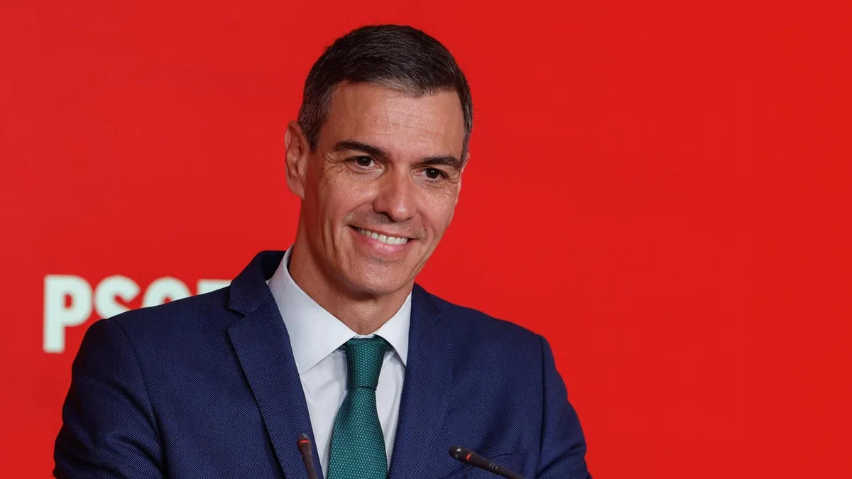 Pedro Sánchez during his appearance at Ferraz following the PSOE executive committee meeting. 